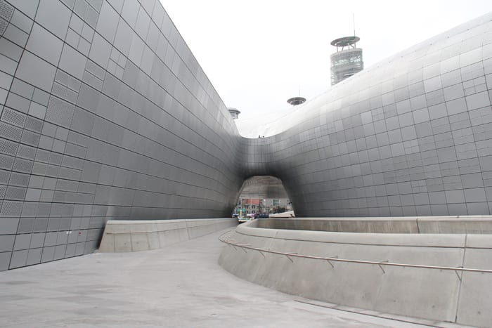 Trung tâm thiết kế thời trang Dongdaemun Design Plaza