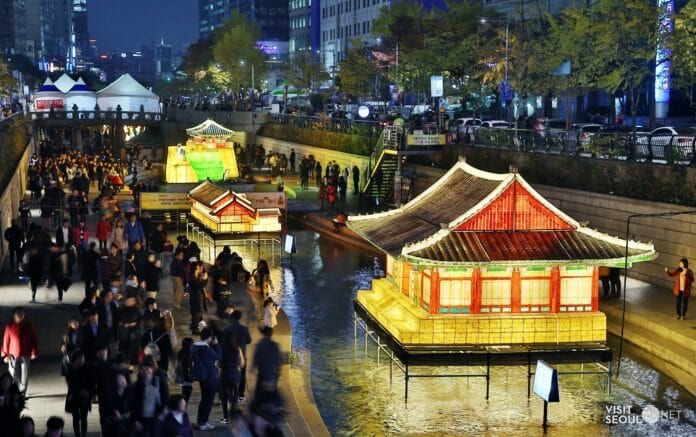 Lễ hội đèn lồng Seoul ở suối Cheonggyecheon