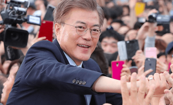 Moon Jae In - Tổng thống nhiệm kỳ thứ 19 của Hàn Quốc
