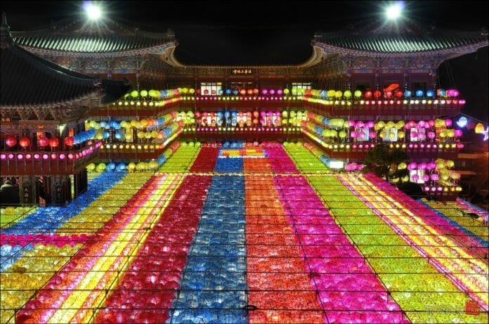 Lễ hội đèn lồng ở Tam Quang Tự, Busan