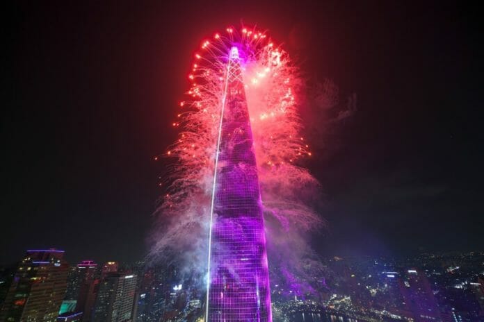 Countdown đón năm mới 2019 ở Lotte World Tower