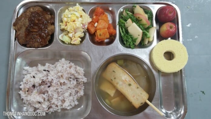 Bữa trưa của học sinh Hàn Quốc như thế nào?