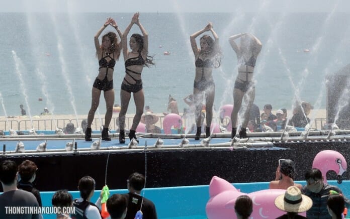 Lễ hội biển mùa hè ở thành phố Busan