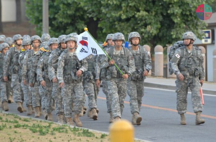 Hàn Quốc, trốn tránh nghĩa vụ quân sự là tội phản quốc