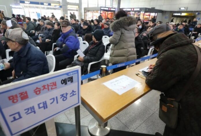 Chiến tranh mua vé về quê dịp Tết Trung thu Chuseok