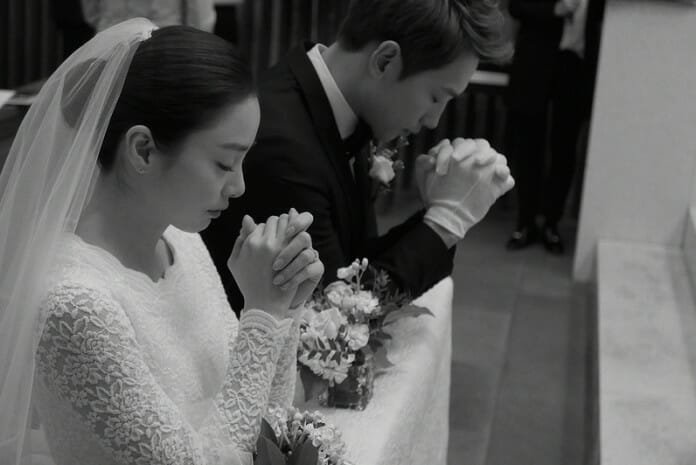 Kim Tae Hee và Bi Rain chính thức chào đón con thứ hai