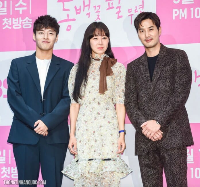 "Khi hoa trà nở" - phim của Gong Hyo Jin và Kang Ha Neul lọt top đầu tìm kiếm sau tập đầu phát sóng