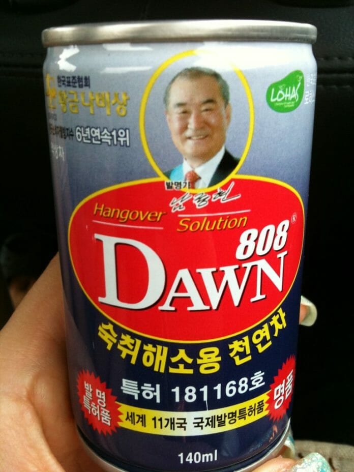 Đồ uống giải rượu của Hàn Quốc: Lon Dawn 808.