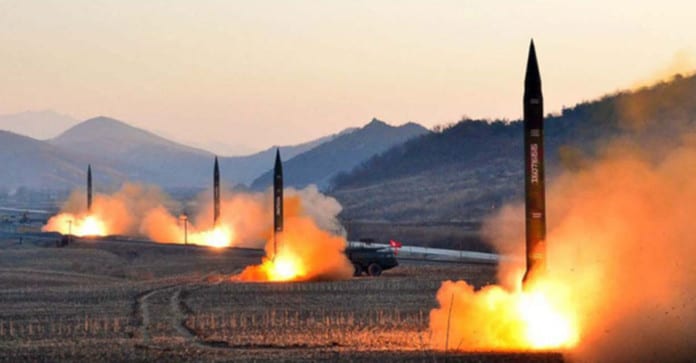 Bắc Hàn bất ngờ bắn 2 tên lửa đạn đạo tầm ngắn hướng đến biển Nhật Bản