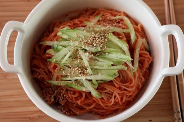 Công thức Baek Jong Won: "Gia vị vạn năng" làm món mỳ trộn ngon hơn nhà hàng