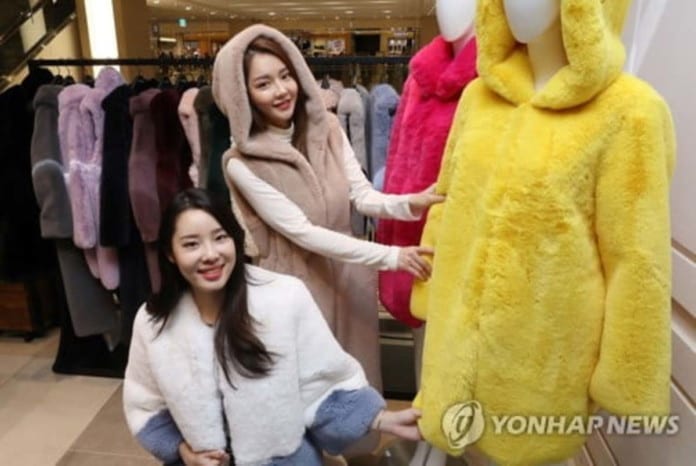 12월 첫 주말…주요 백화점 겨울의류 이월상품 할인판매 | 한경닷컴