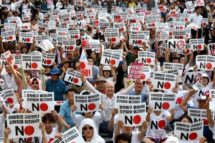 "NO JAPAN" của người Hàn khiến các thương hiệu Nhật Bản thua lỗ kỷ lục