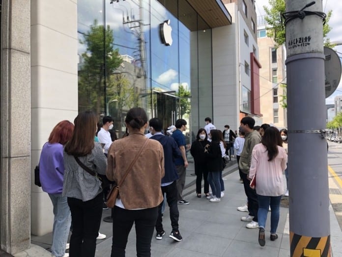 Apple Store ở Hàn Quốc mở cửa trở lại cùng biện pháp an toàn mới cho khách hàng mùa COVID-19