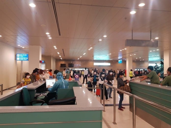 Mục sở thị quá trình đón 627 khách từ Hàn Quốc về sân bay Cần Thơ ...