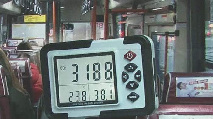 아침에 버스만 타면 '꾸벅꾸벅'…기준치 넘은 이산화탄소 | SBS 뉴스