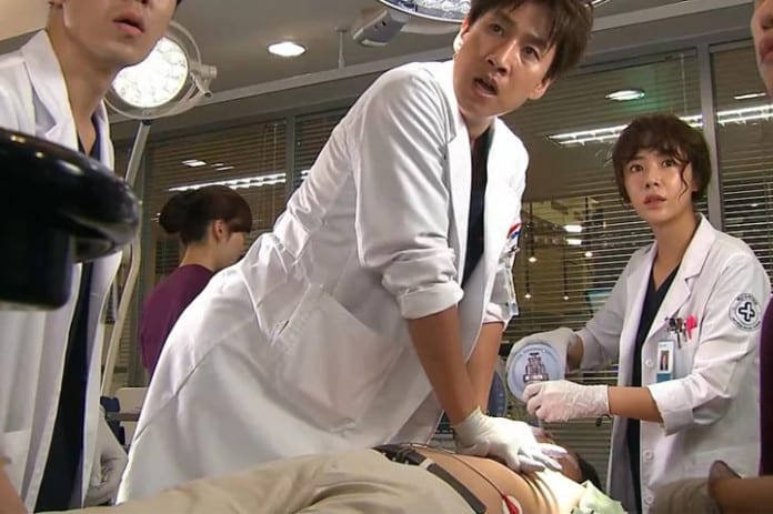 Bác sĩ Hàn Quốc cạn lời với những điều "làm quá" trên phim truyền hình