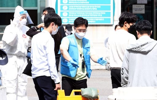 Thêm học sinh ở Daegu nhiễm COVID-19, trường học lại đóng cửa
