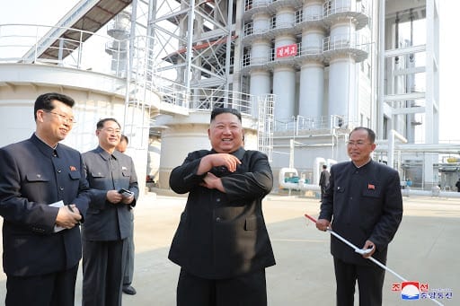 Kim Jong Un xuất hiện trở lại sau 20 ngày, đập tan tin đồn qua đời