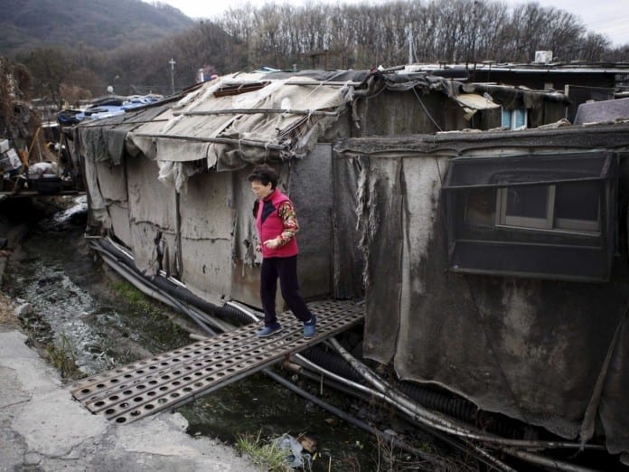 Những khu ổ làng nghèo giữa lòng thủ đô Seoul hoa lệ & Nỗi ám ảnh mang tên mùa hè