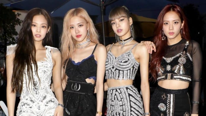 4 thành viên của nhóm nhạc Blackpink, lần lượt từ trái sang: Jennie, Jisoo, Lisa và Rosé.