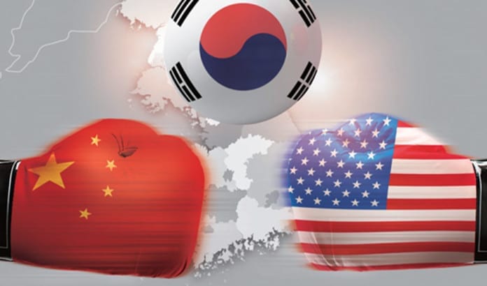 Hàn Quốc mắc kẹt giữa cuộc chiến thương mại Mỹ - Trung